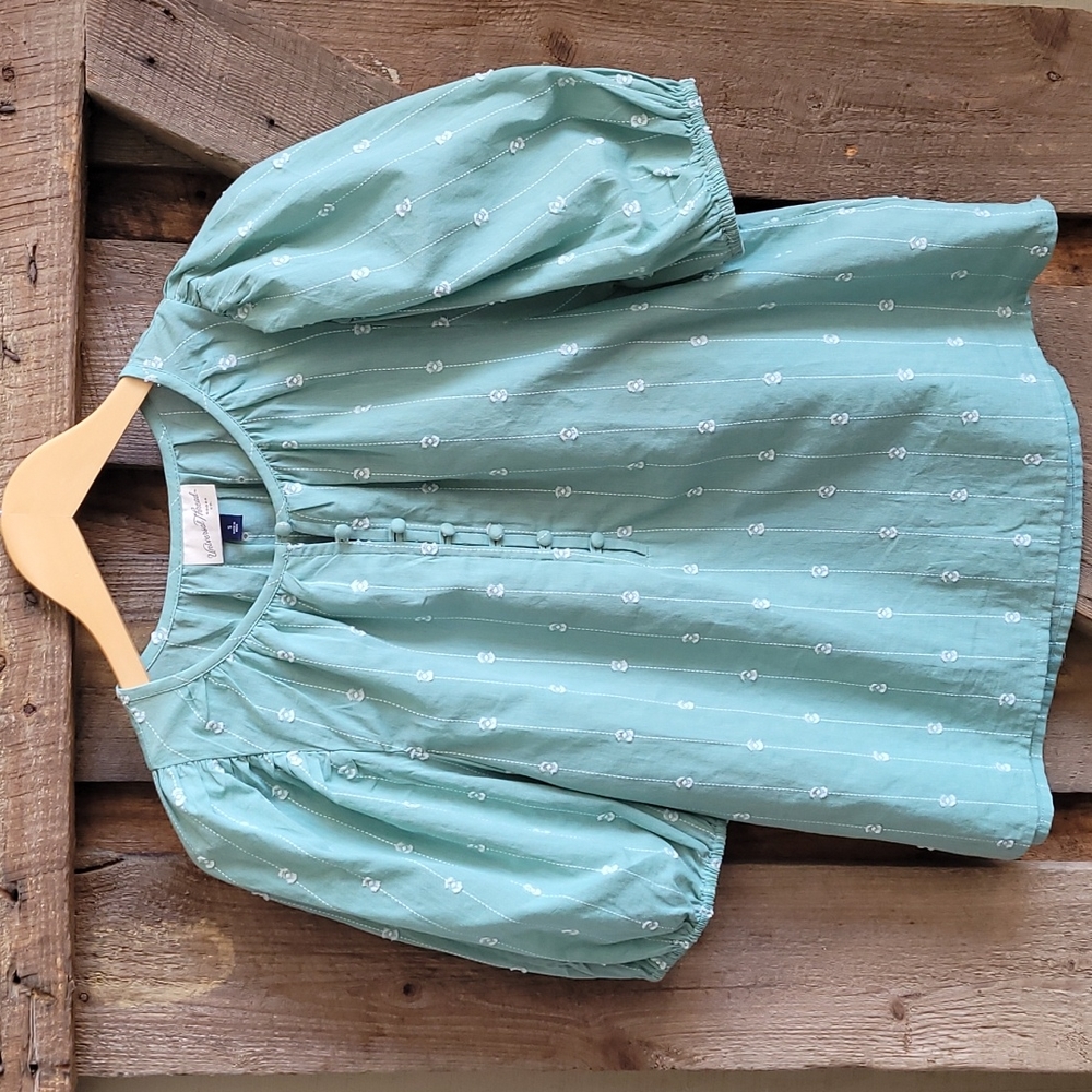 Puff sleeve top with hook & loop buttons. Worn 1 time. Small. Universal Thread.